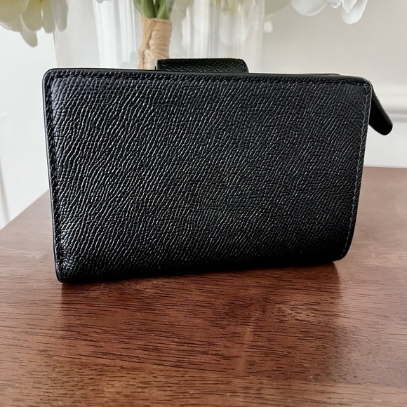 Coach Black & Gold Leather Medium Corner Zip Wallet EUC 🖤 - Picture 4 of 7